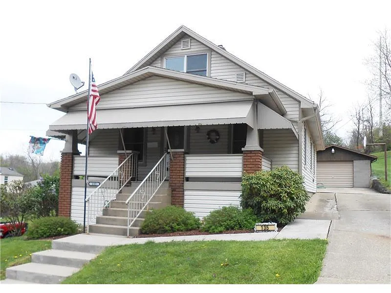 135 Rosewood Ave photo 1