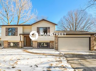 1030 Rosary Tree Ct, Florissant, MO 63031