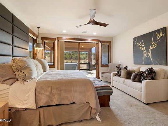 5th image of 405 E Foxboro Road