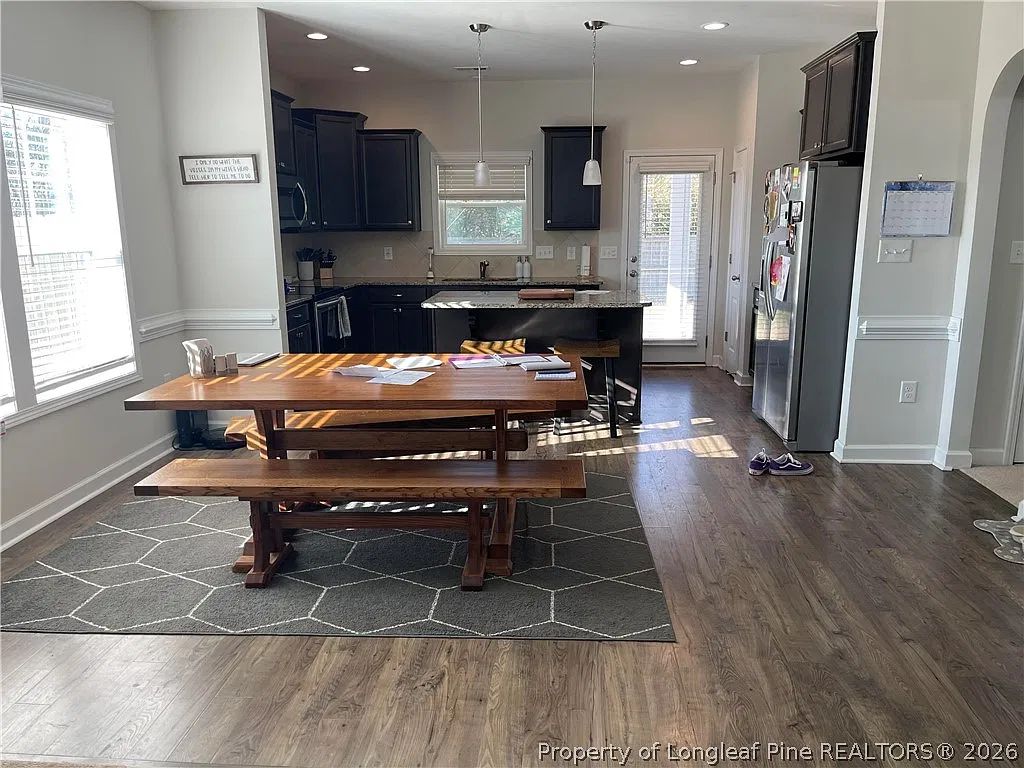 4 bed, 2.5 bath, 1894 sqft, $2,250 — Photo 4