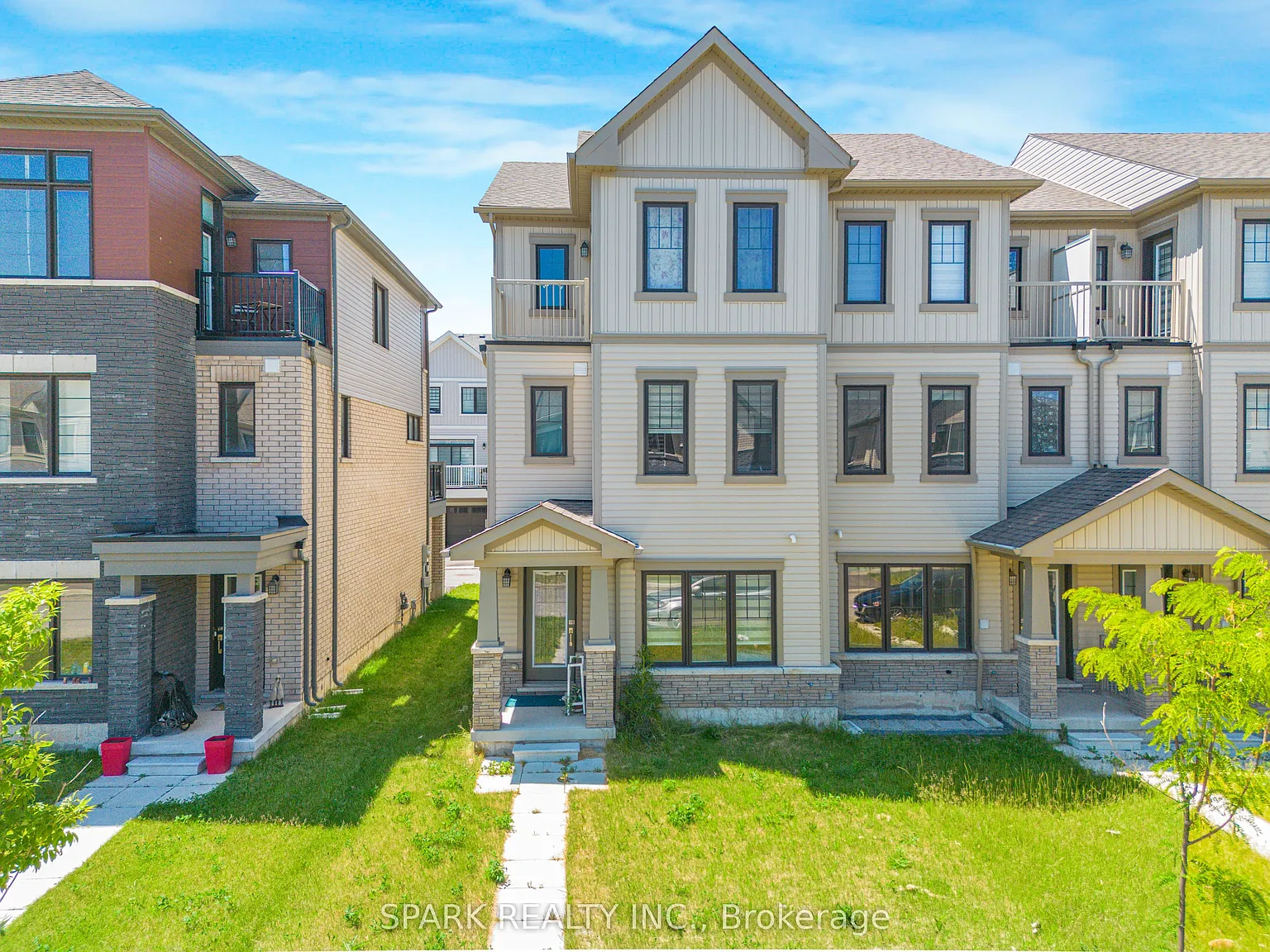 3 bed, $2,549 — Photo 2