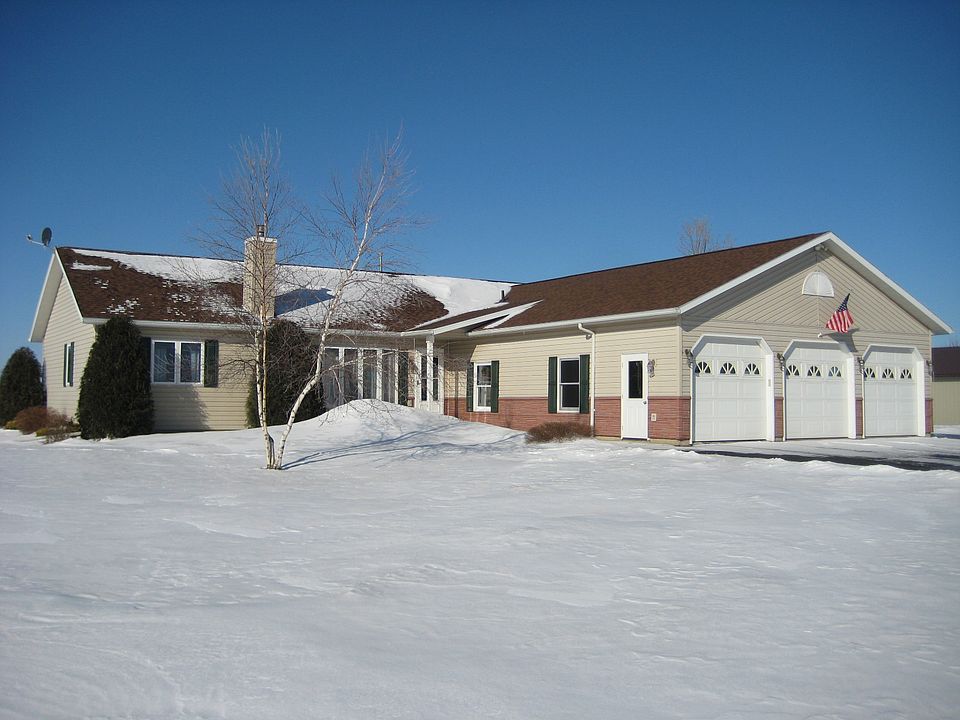 BEAUTIFUL COUNTRY RANCH HOME