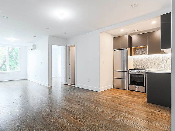 2nd image of 226 Hawthorne St APT 2