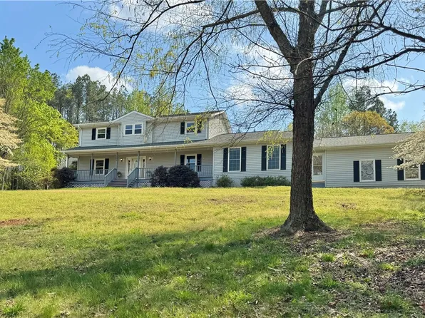 101 Long View Ln, Pickens, SC 29671