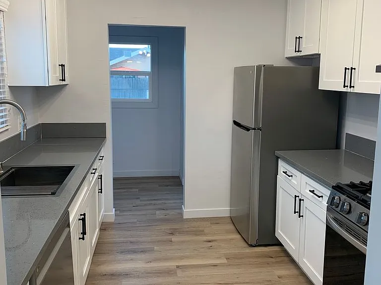 1128 Orange Ave — Photo 11