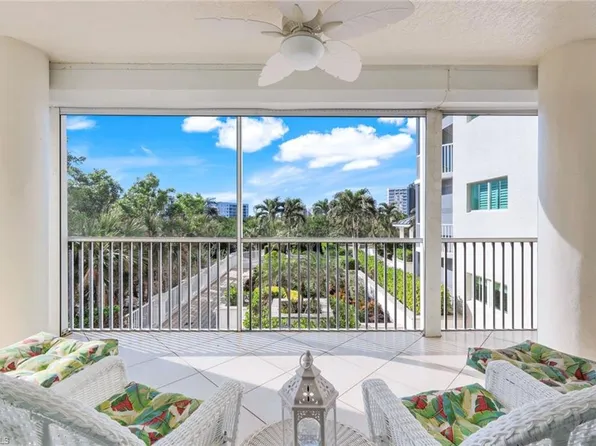 315 Dunes Blvd 201, Naples, FL 34110