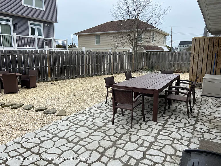 452 Marathon Ct — Photo 8