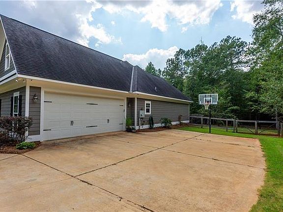 3rd image of 108 Lee Road 2184