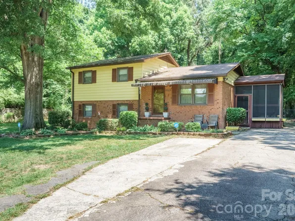 1505 Kingston Dr, Kannapolis, NC 28083