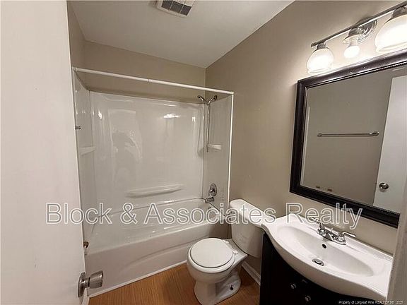 4th image of 828 Ridge Rd #6