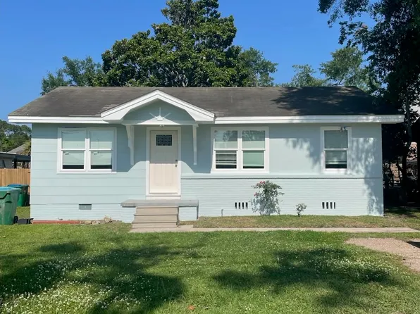 832 Hubert Dr, Gulfport, MS 39507