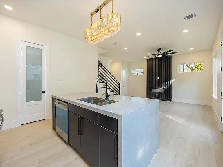 7125 England St — Photo 9