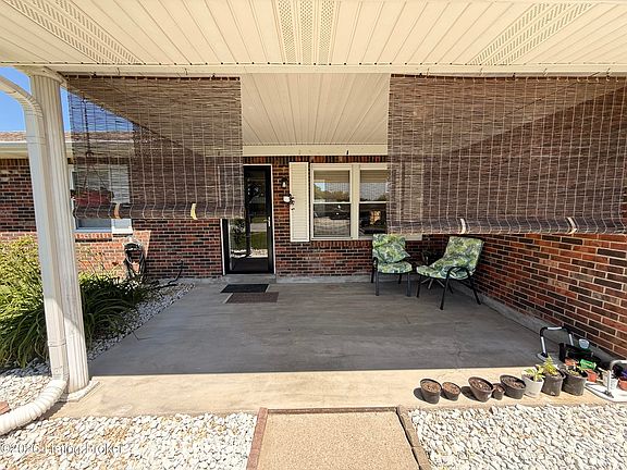 5th image of 727 Kimberly Ct