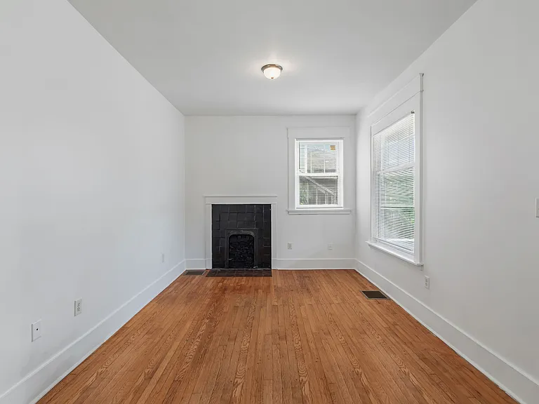 2315 Linden Ave #1 — Photo 5