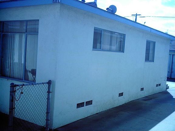 4th image of 3828 W 112th St