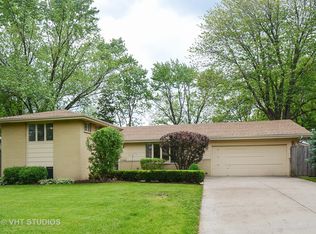 1219 Huber Ln, Glenview, IL 60025