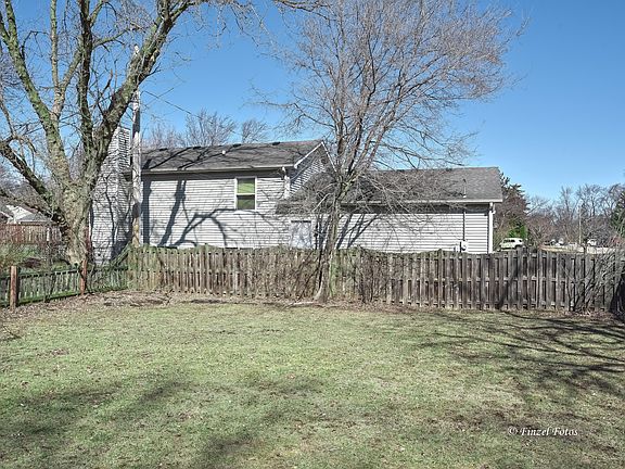 3rd image of 108 Hilltop Dr