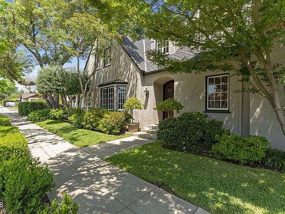 3rd image of 1104 Montrose Ave