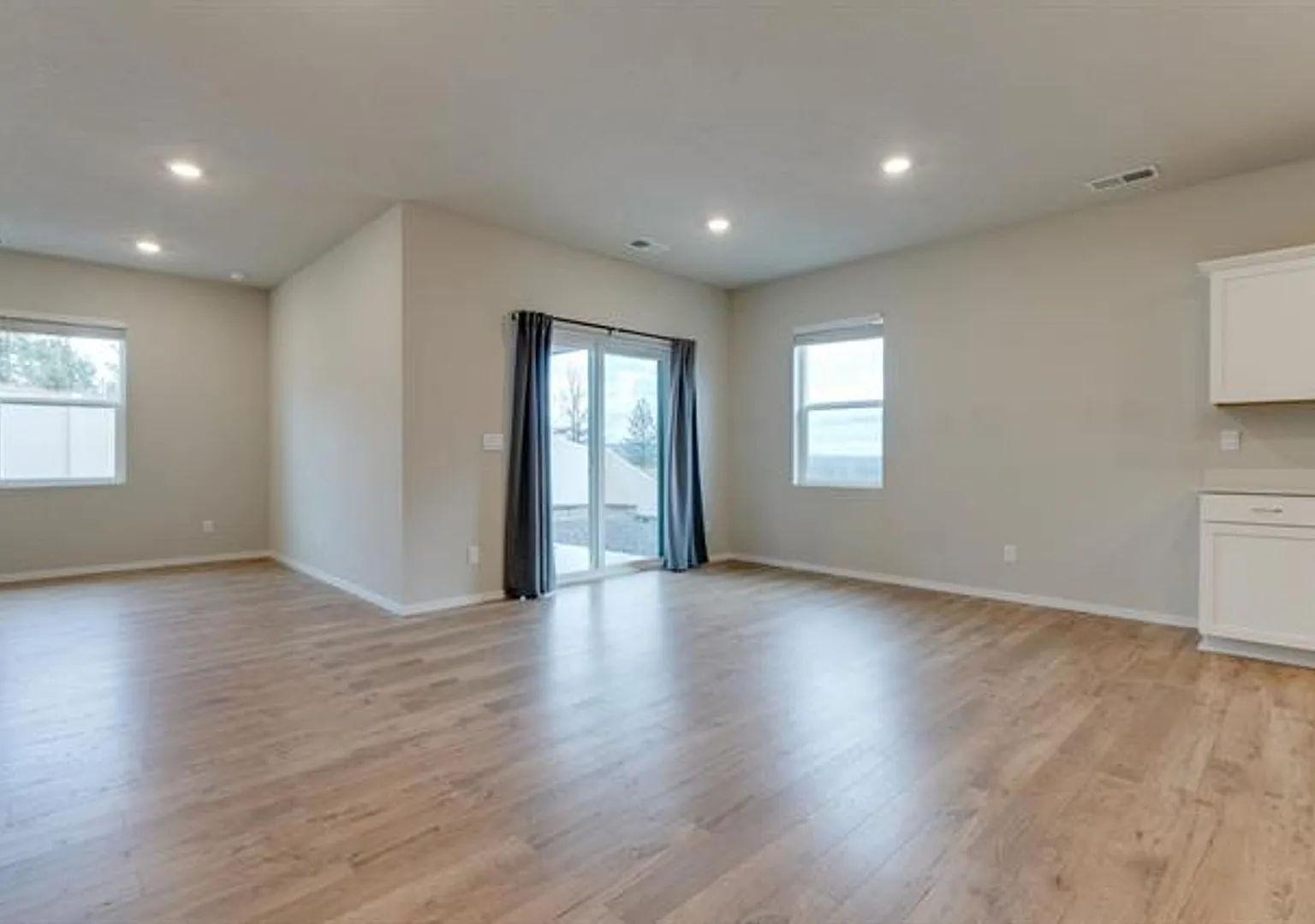 Newer 4 Bed 2 Bath Home in the Cheney SD — Photo 2