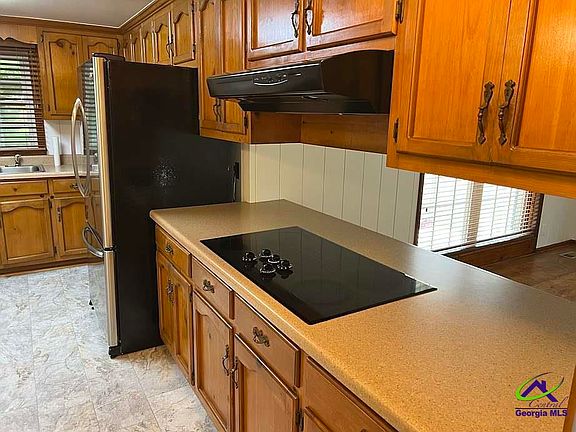 3rd image of 127 Laurel Dr