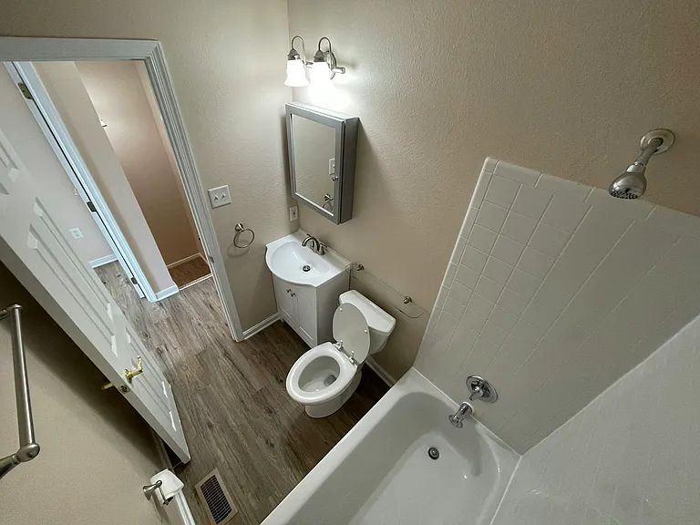 3518 E Richmond Rd #15 — Photo 12