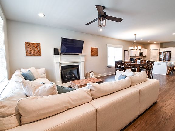 5th image of 2109 Glen Haven Dr