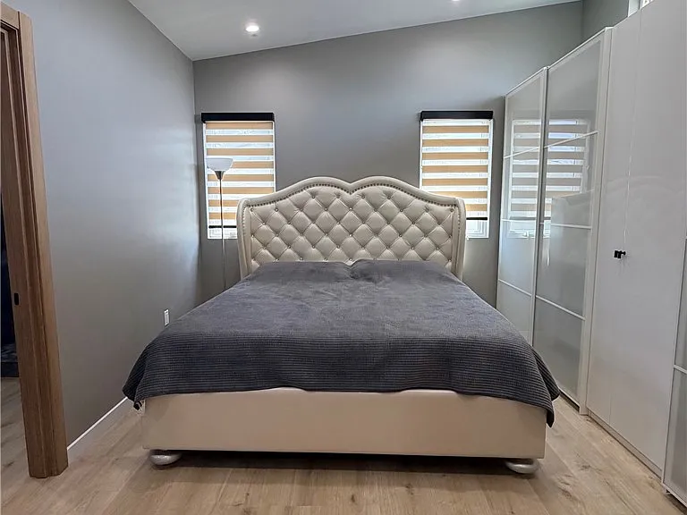 8242 Morse Ave — Photo 5