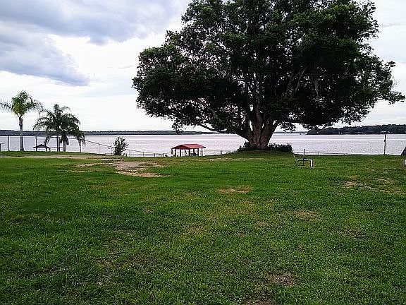 3rd image of 239 River Dr E