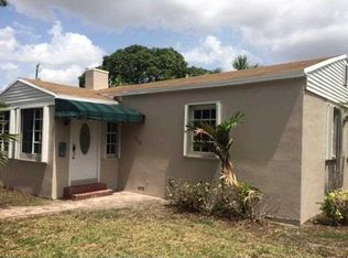 889 Labaron Dr, Miami Springs, FL 33166