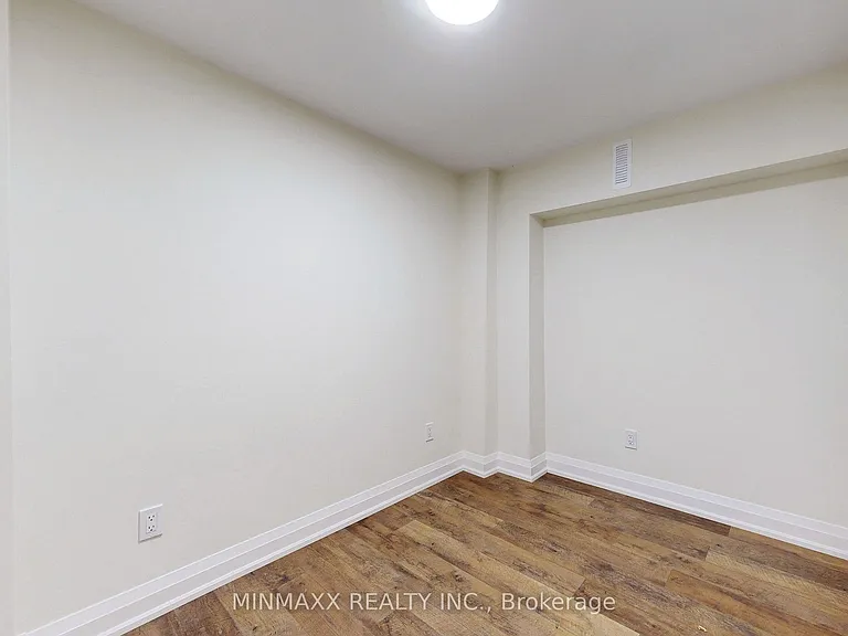202 Forbes Ter — Photo 16
