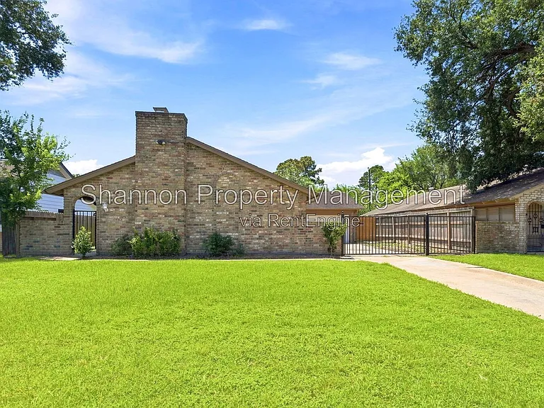 6215 Autumn Arbor Dr — Photo 1