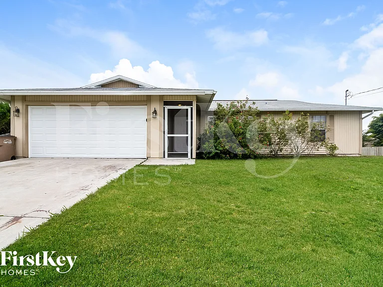 222 NW 28th Ct — Photo 1