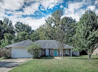 533 Eaglewood Dr, Florence, MS 39073