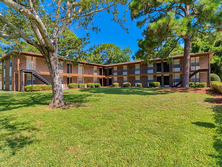 Villager Apartments — Photo 15