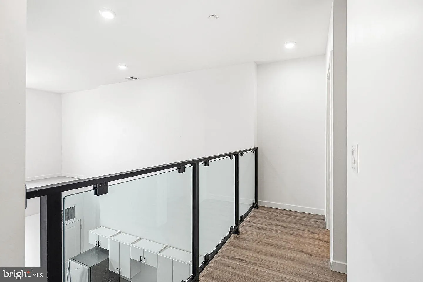 4 bed, 3.0 bath, 1470 sqft, $3,323 — Photo 3