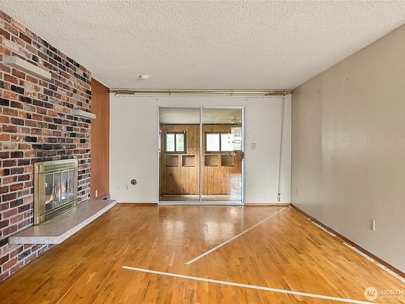4th image of 108 Haman Lane W