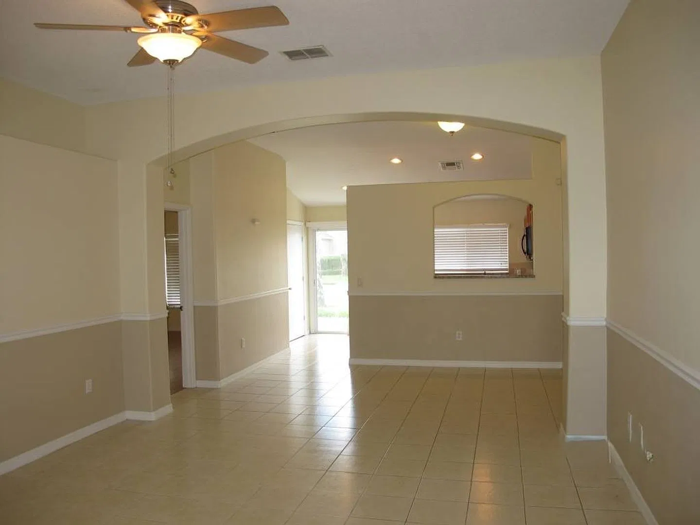 Beautiful Single Story Townhome in Keystone at Meadow Woods — Photo 3