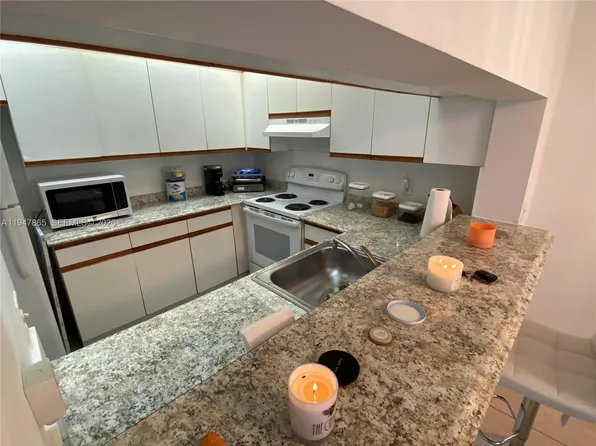 12950 SW 7th Ct APT 310A, Pembroke Pines, FL 33027