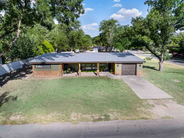 1502 Jefferson Dr, Carlsbad, NM 88220