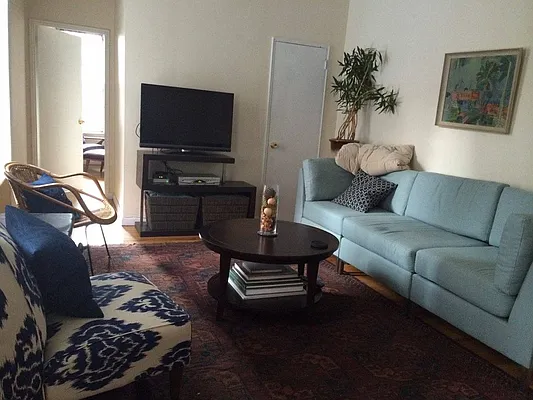 Rented by Green Line Realty | media 2