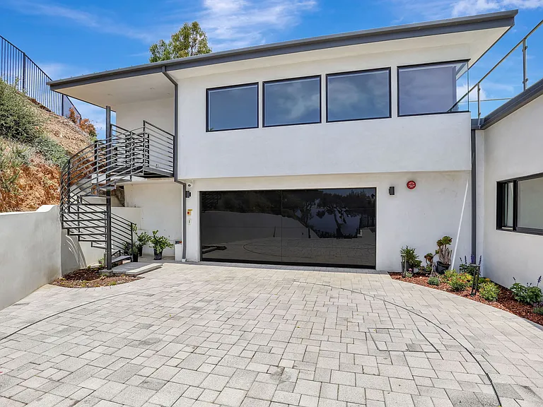 5402 Horizon Dr — Photo 3