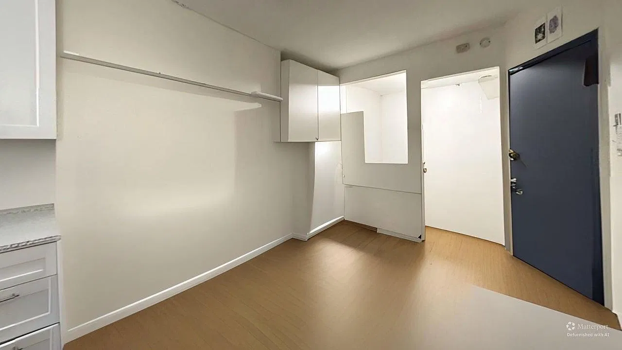 21 Essex Street — Photo 1