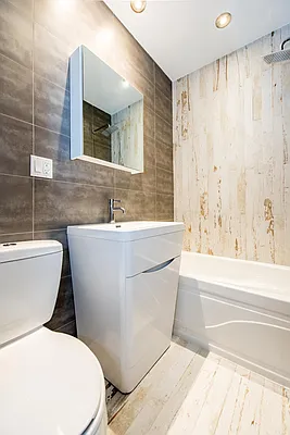 Rented by Nooklyn NYC LLC | media 41