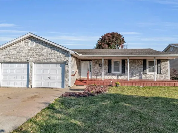 906 W 8th St, Cameron, MO 64429