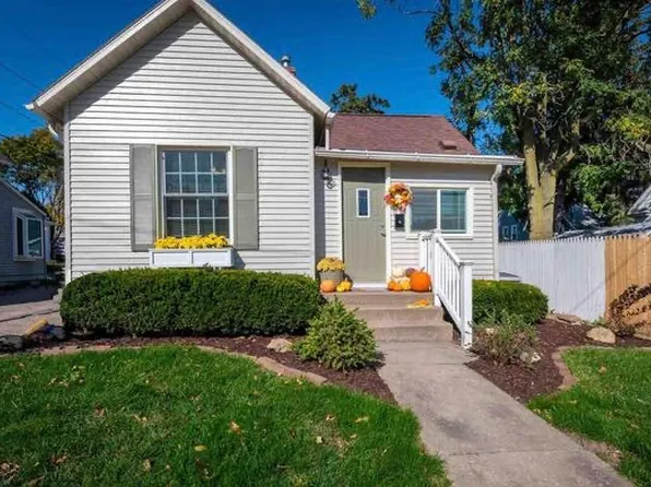118 E 29th St, Davenport, IA 52803