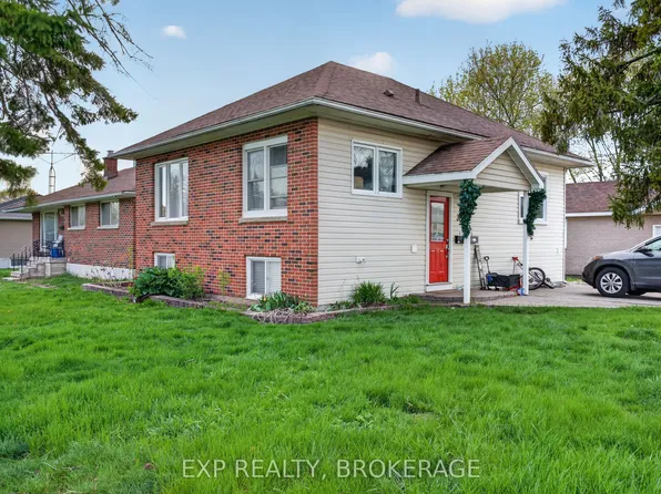 300 Herbert St, Gananoque, ON K7G 3G3