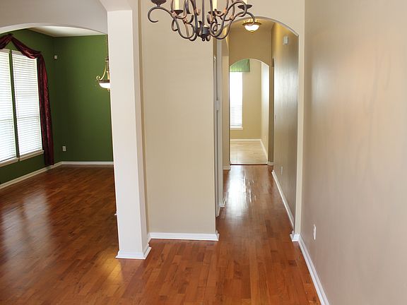 3rd image of 8421 Staplehurst Dr W