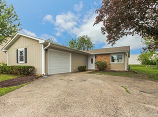 142 E Stevenson Dr, Glendale Heights, IL