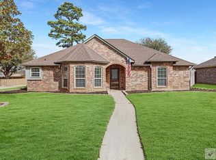 208 Trailwood Ln, Wake Village, TX 75501
