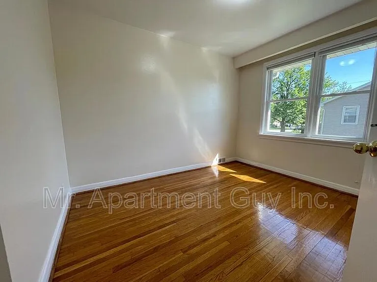 127 Palm Dr #MAIN — Photo 9